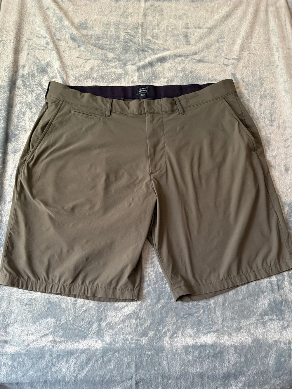 J. Crew Men's Gray Flat-Front Performance Shorts